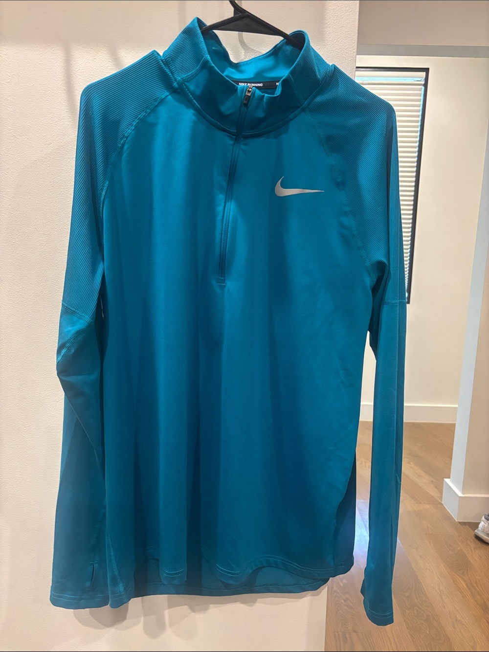 Nike Men’s Large Teal Quarter-Zip Long-Sleeve Running Top